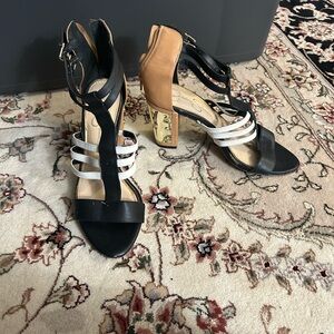 Jessica Simpson strap/zip up sandal size 8.5.